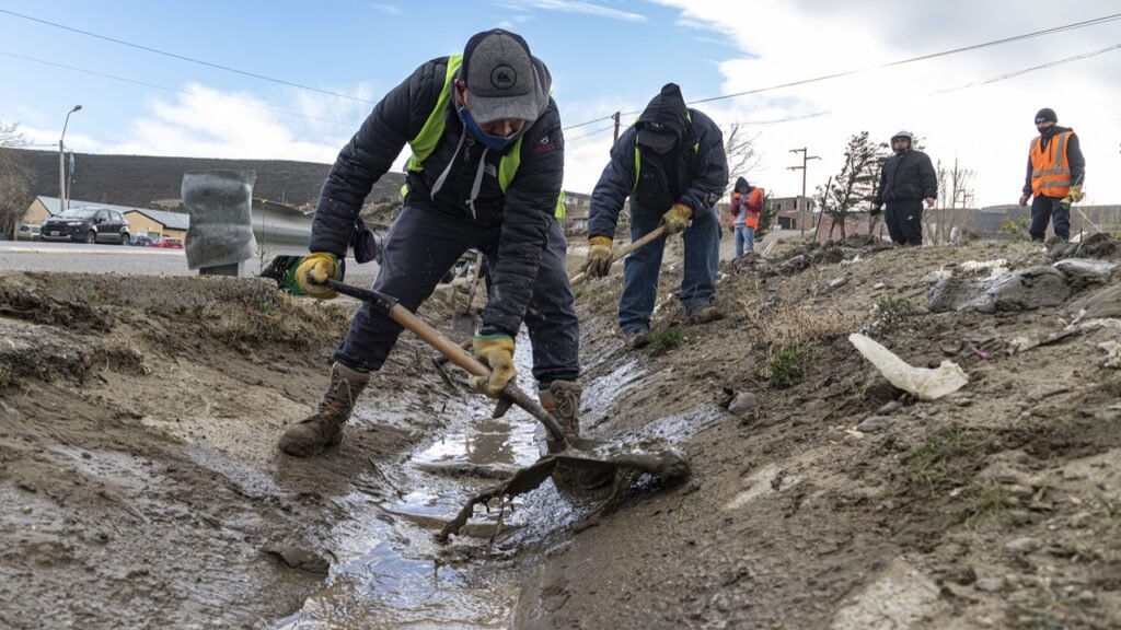El Municipio avanza en la limpieza de pluviales en toda la ciudad | RTN