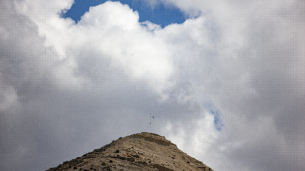 chenque cielo nublado bandera comodoro