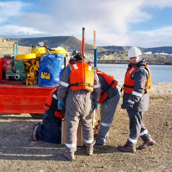 En Comodoro se realiza un simulacro de derrame de hidrocarburos en el ...