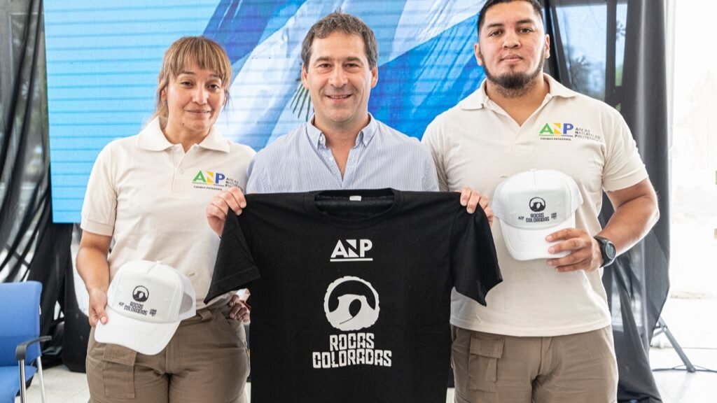 Luque presentó el Plan de Manejo del Área Natural Protegida Rocas ...