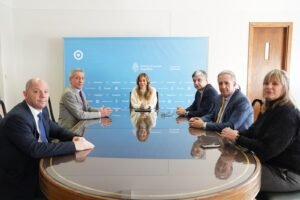 Chubut sumará energía eólica al Sistema Argentino de Interconexión 24 REUNION CON ROYON 1