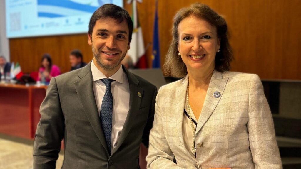 Torres Rtn Torres en Italia: “Chubut va a seguir siendo uno de los principales ...